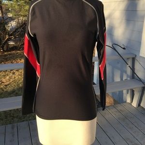 Under Armour Womans Size Small Mock Neck Black/red